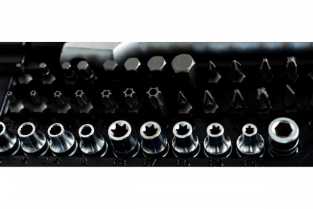 FORCE Набор инструмента 1/4"&3/8"&1/2" 12-гран. головки 4-32 мм, E4-E20, 142 пр