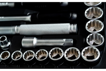 FORCE Набор инструмента 1/4"&3/8"&1/2" 12-гран. головки 4-32 мм, E4-E20, 142 пр